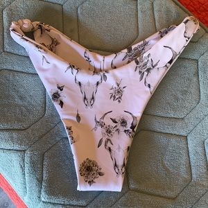 Skatie bikini Suzanne cut bottoms - Sonoma size medium